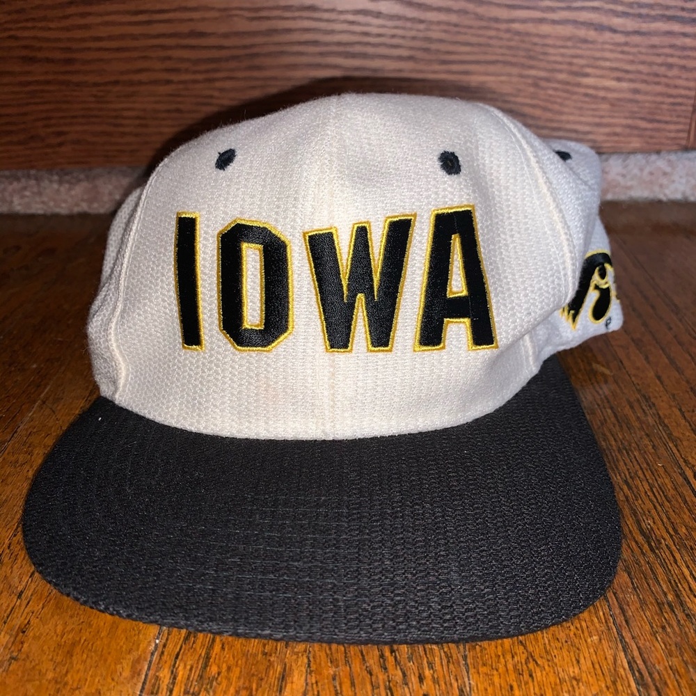 Vintage Iowa Hawkeyes Snapback